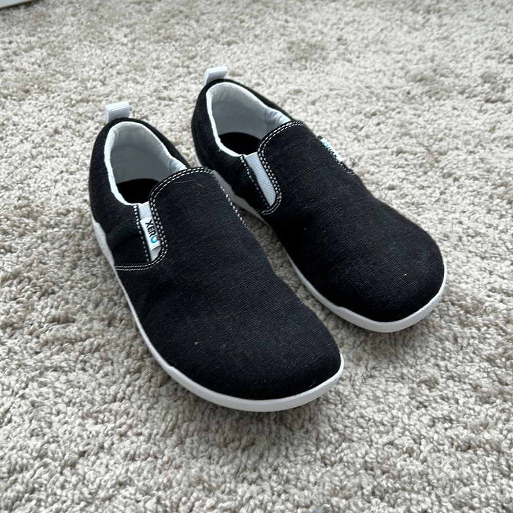 Xero Aptos canvas shoes